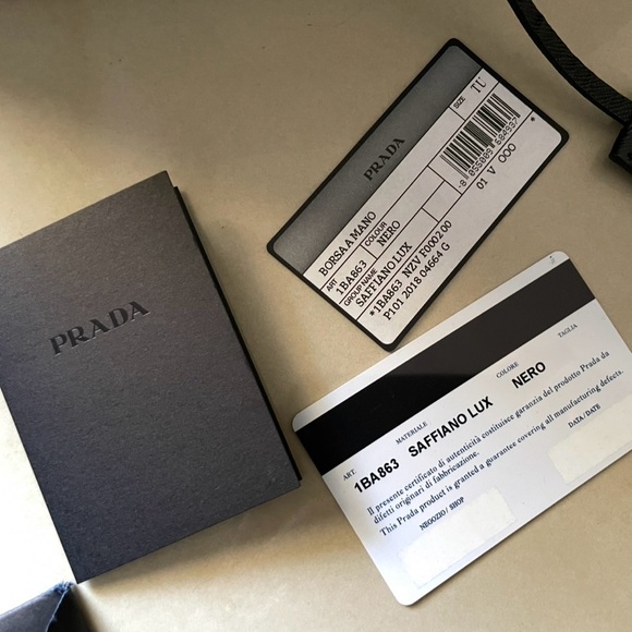 Prada Galleria Saffiano leather bag, Medium size - Picture 4 of 16